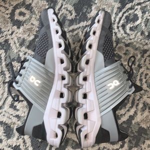 ON Running Cloudswift Sneakers